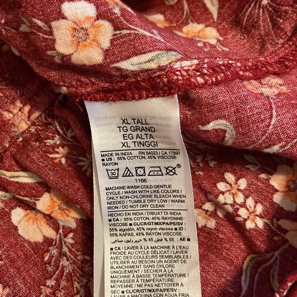 Old Navy Flowy Top - Picture 6 of 6